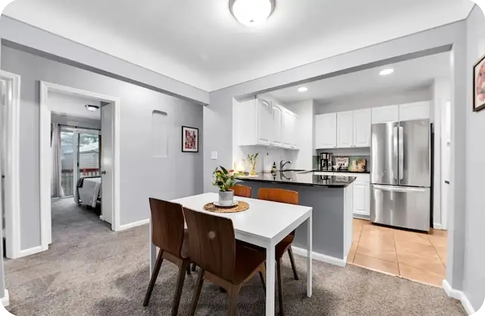 3 bed, 1023 sqft, $5,000 — Photo 4