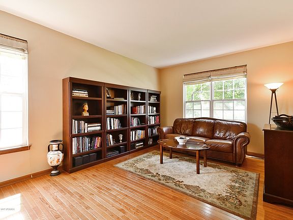 2nd image of 242 E Park Ave