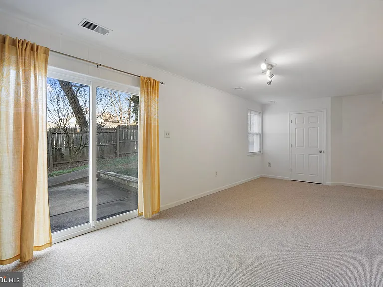 2636 E Side Dr — Photo 22