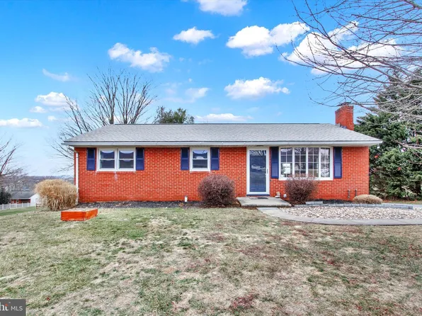 14125 Crest Ave, Waynesboro, PA 17268