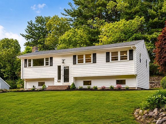 3rd image of 33 Heather Dr