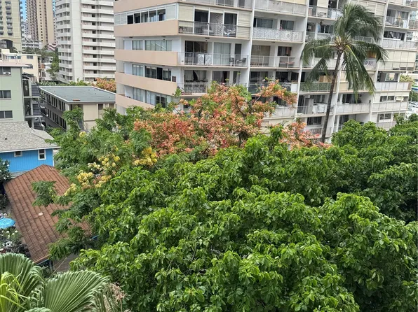 430 Keoniana St APT 113, Honolulu, HI 96815