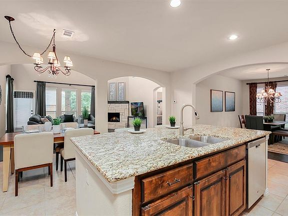 4th image of 5121 Datewood Ln