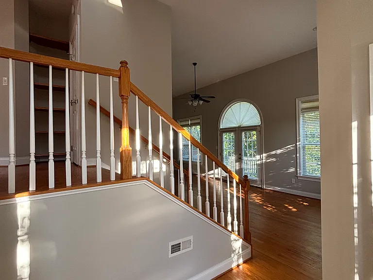 1045 Glenwood Station Ln — Photo 7
