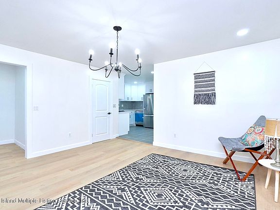 2nd image of 521 Vanderbilt Ave