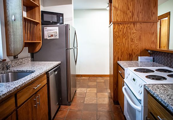 3rd image of 130 E Longview St