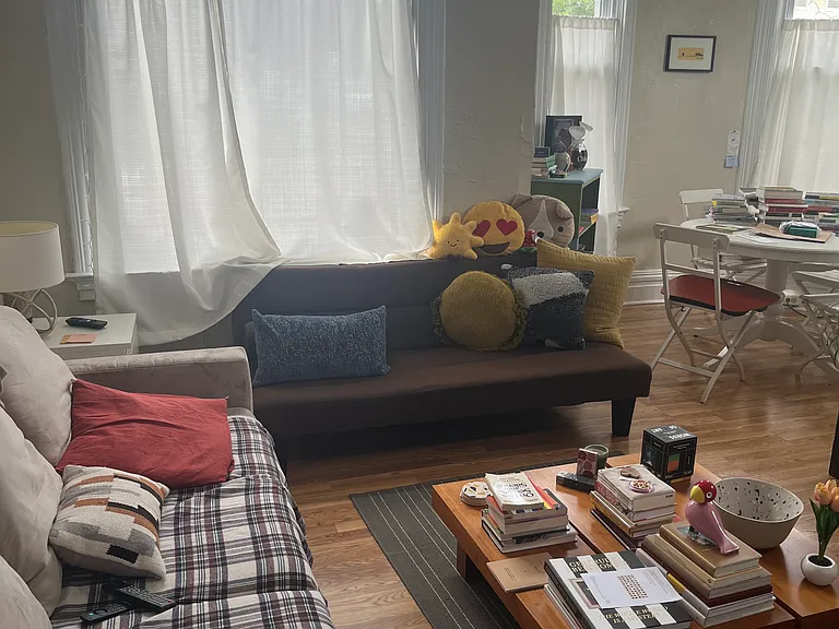 Amber St — Photo 1