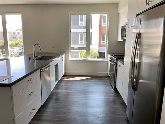 3rd image of 5933 Sunstone Dr #222