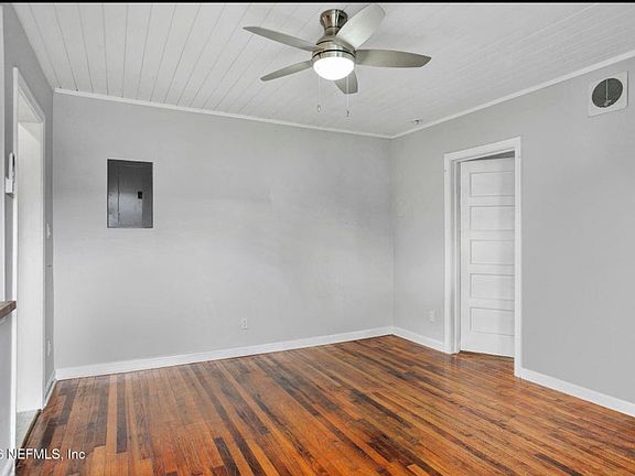 3rd image of 315 15th Ave N APT 1