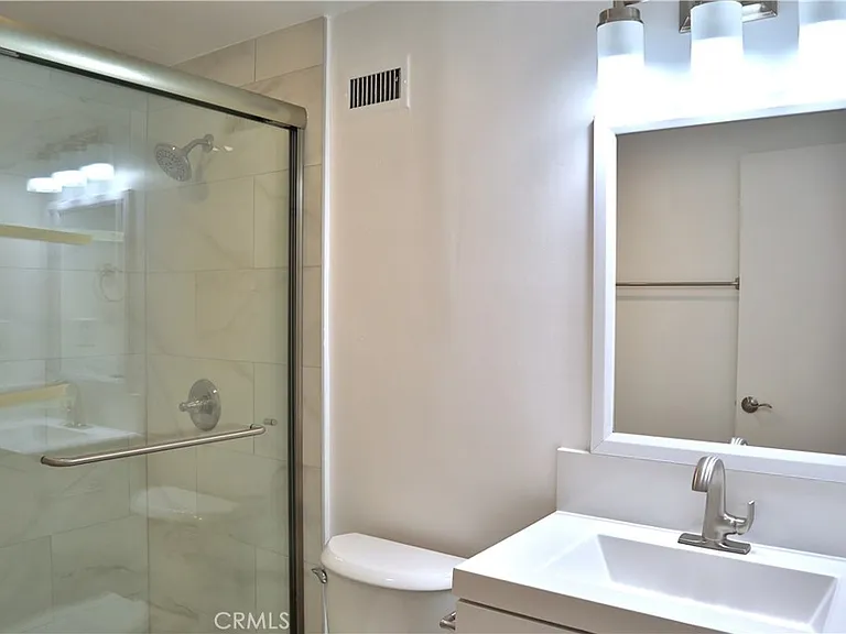 809 Fairview Ave #7 — Photo 8
