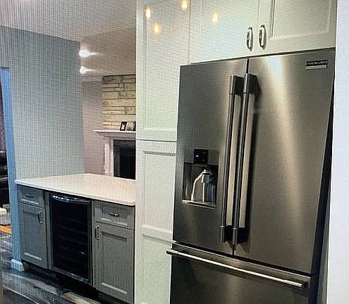 5th image of 2348 E 73rd St