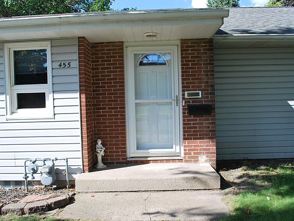 4th image of 455 Ward St