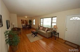 4th image of 11559 Poggemoeller Ave