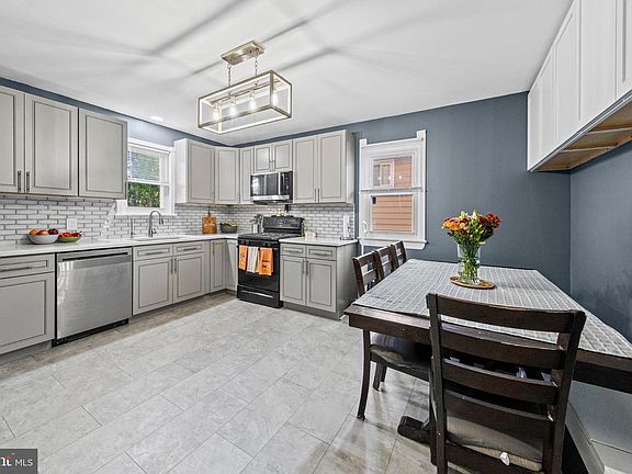 4th image of 7513 Brightside Ave