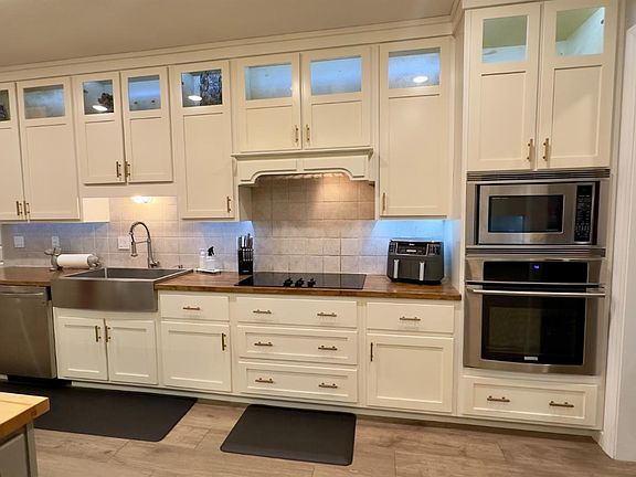 5th image of 912 Lombardy Cir