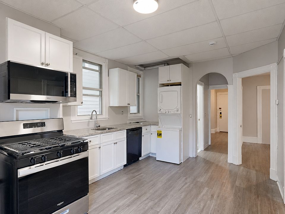 1st image of 346 Chelsea St #1