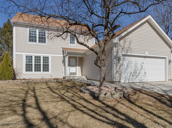 1140 Clover Hill Ln, Elgin, IL 60120