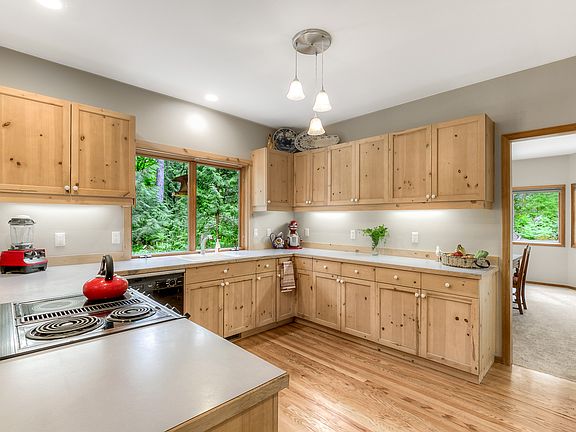 3rd image of 13812 32nd Ave NW