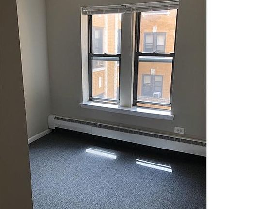 5th image of 553 N Pine Ave #2