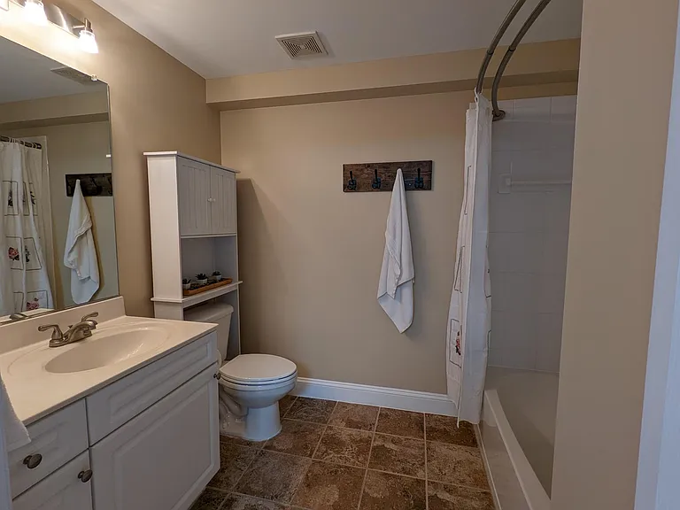 2726 Gallows Rd — Photo 12