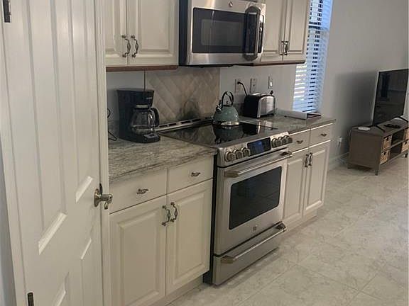 3rd image of 8231 Provencia Ct