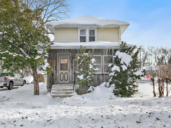 844 S 1st St, Dekalb, IL 60115