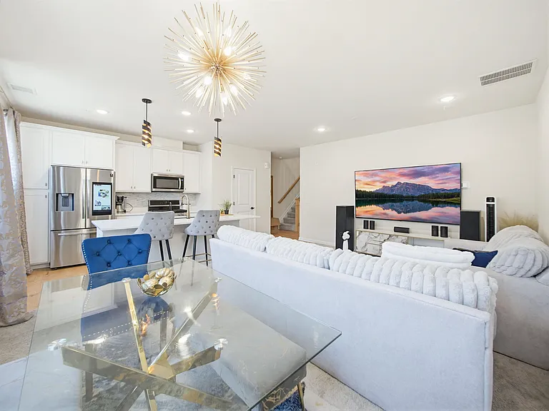 44 Leahy Dr — Photo 8