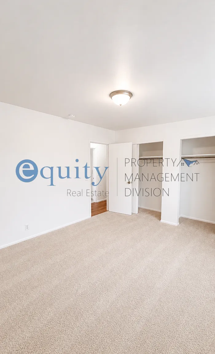 2 bed, 1.0 bath, 800 sqft, $1,300 — Photo 1