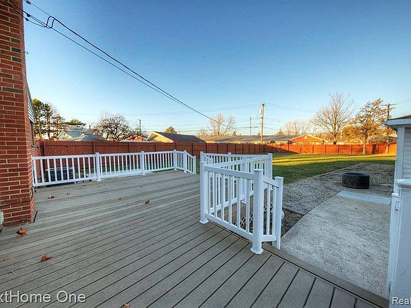 4th image of 5339 Earl Dr