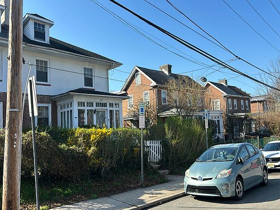 3rd image of 129 Simpson Rd