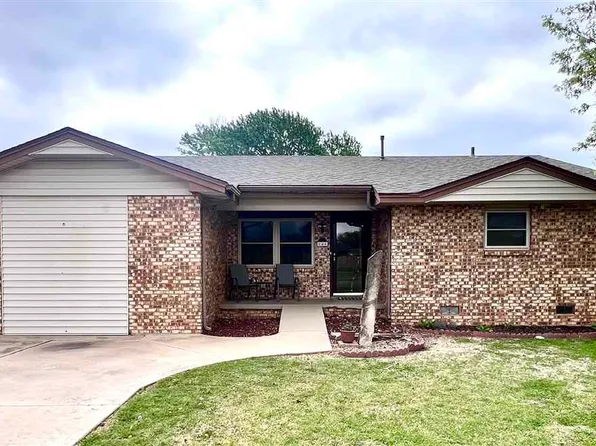 844 N 6th St, Blackwell, OK 74631