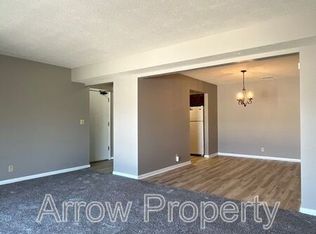 3831 S 46th St #8, Lincoln, NE 68506