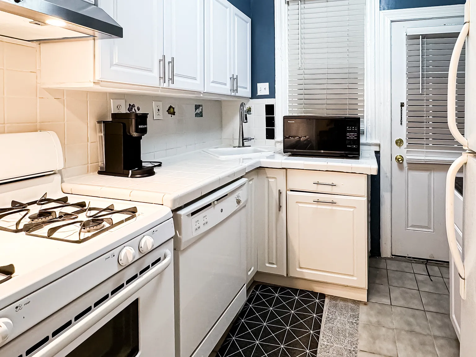 1 bed, 720 sqft, $2,000 — Photo 3