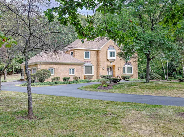 33 Indian Rock Road, Nashua, NH 03063