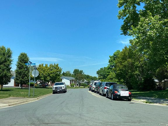 4th image of 317 Williamsburg Rd