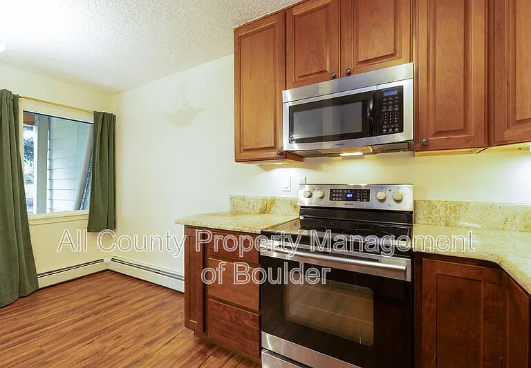 3055 Corona Trl #102 — Photo 2