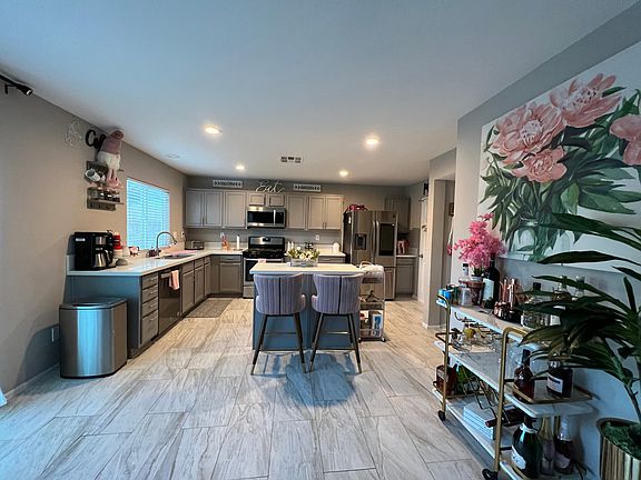 Kitchen area, stove, microwave, dishwasher included