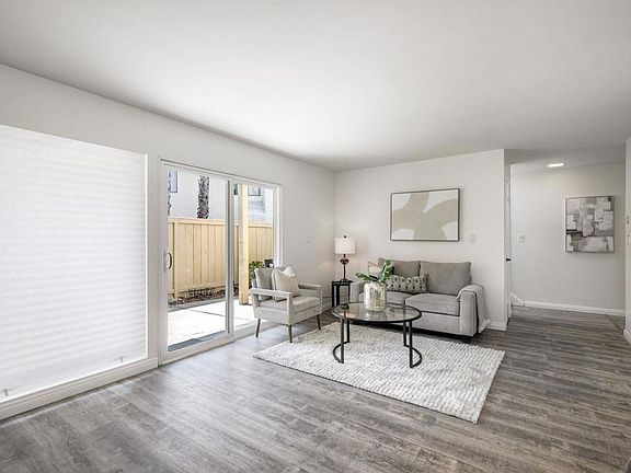 5th image of 3614 Harvard Dr APT B