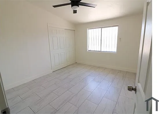 2104 S Campbell Ave — Photo 14