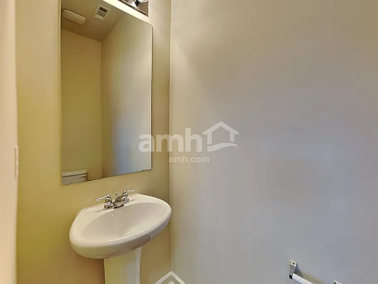 4055 Clay Ct SE — Photo 6