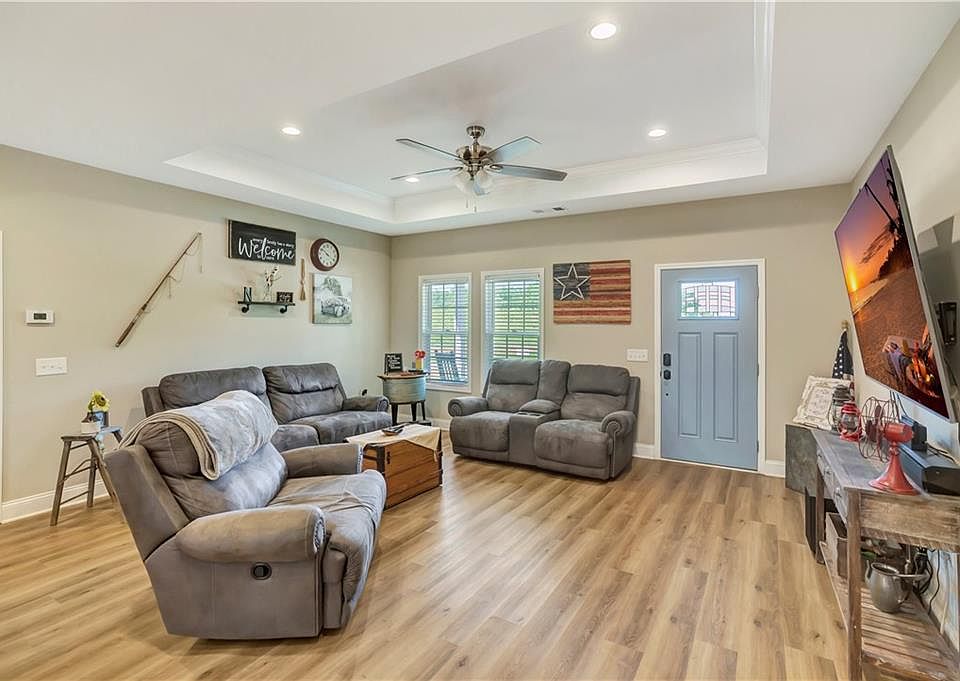 8070 Keowee School Rd, Seneca, SC 29672 MLS 20263028 Zillow