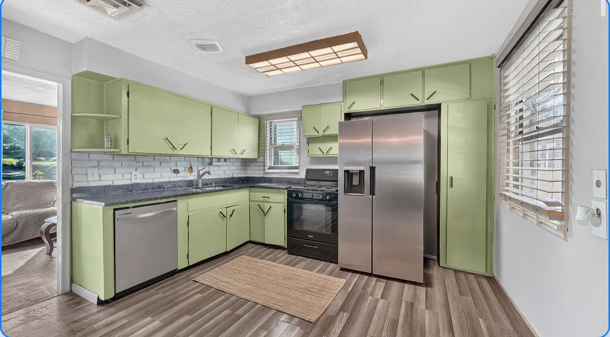 4 bed, 1924 sqft, $2,100 — Photo 3