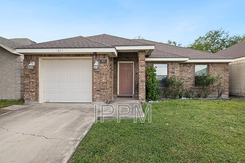 1825 Treasure Oaks Dr