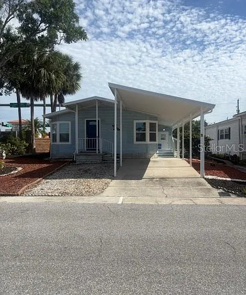 1 Pelican Dr N — Photo 1