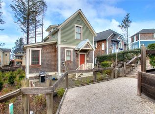 31 Sellwood Ln, Pacific Beach, WA 98571