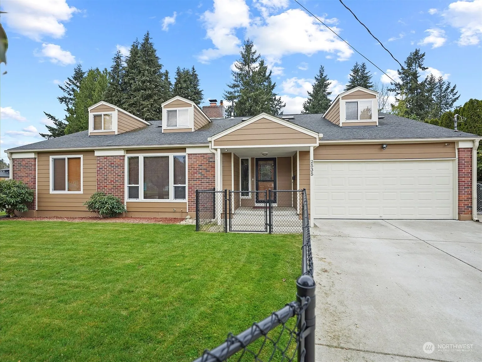 2535 Alpine Street SE photo 1
