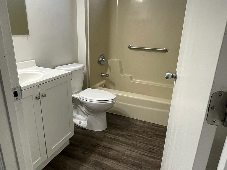 510 Meadowbrook Ln #4 — Photo 8
