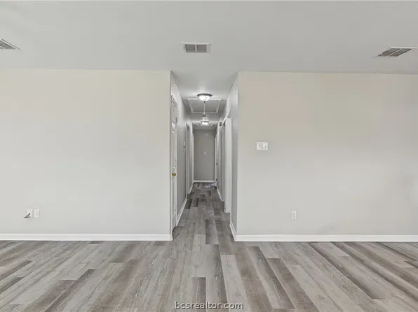 855 Denise Dr, Bryan, TX 77803