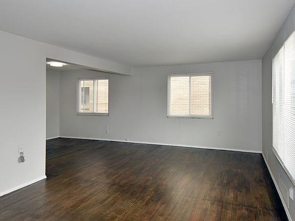 3rd image of 3152 Glendale Ave Floor 1