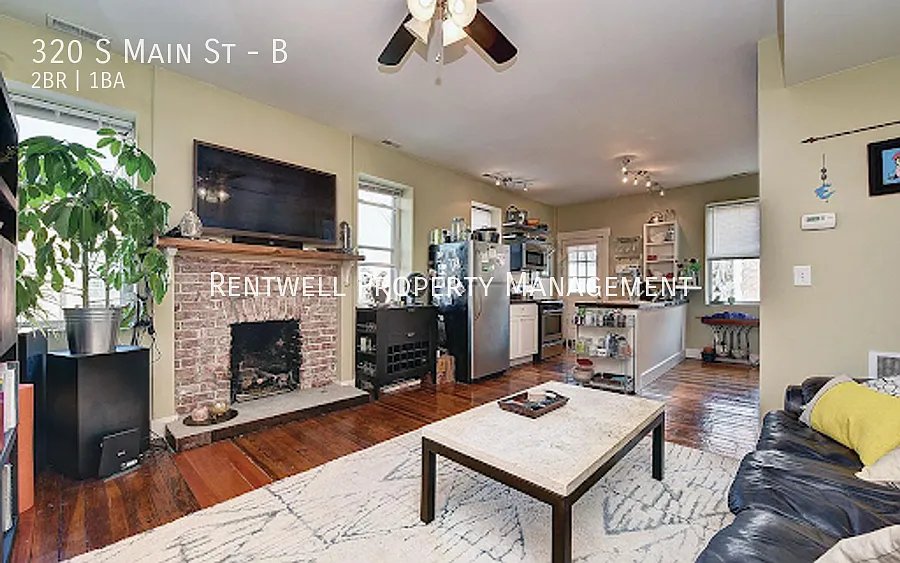2nd Floor Two-Bedroom Apartment Near Downtown! — Photo 3